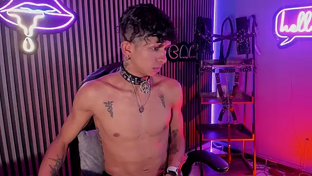 Maximoking26 Adlı Modelin Web Kamerası Şovu