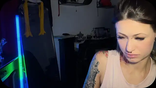 AshenRoe élő XXX-chatje