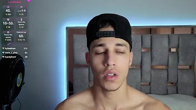 orionblaze69_ Adlı Modelin Canlı XXX Sohbeti