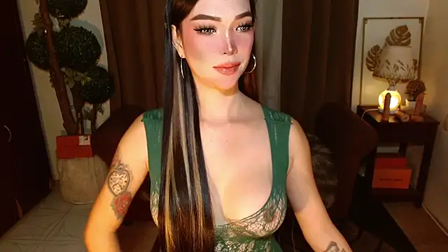 MouthWatering_Ayesha: διαδικτυακό σόου στην κάμερα