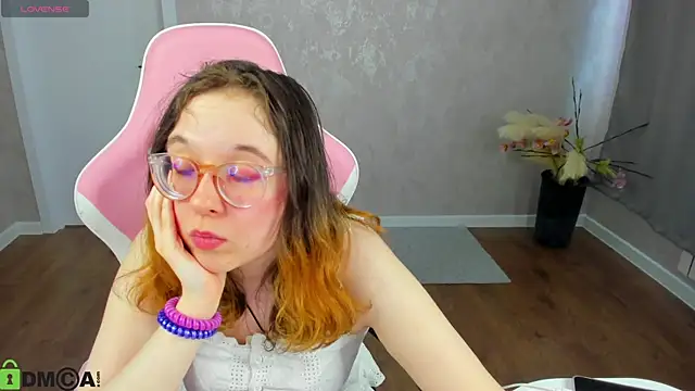 Aleks-caster live XXX chat