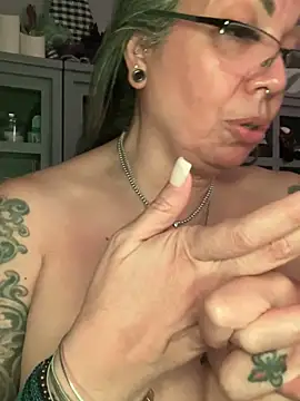 Chat +18 de dieseldame1313 ao vivo