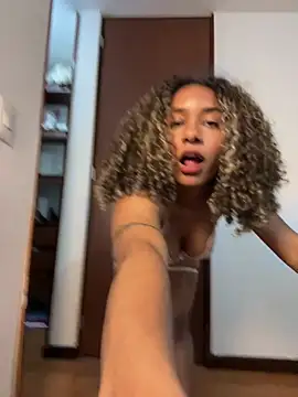 Chat +18 de Belkaj ao vivo