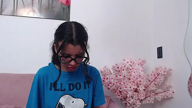 pinky_f00x Chat XXX in diretta