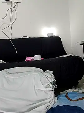 Chat XXX en directo de estrella_tasty