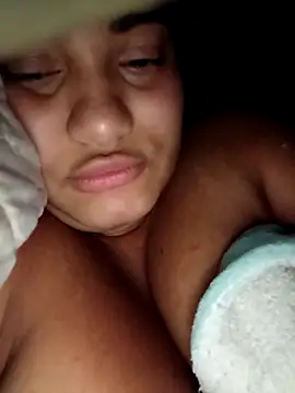 Chat XXX en directo de Hilarybunnyy