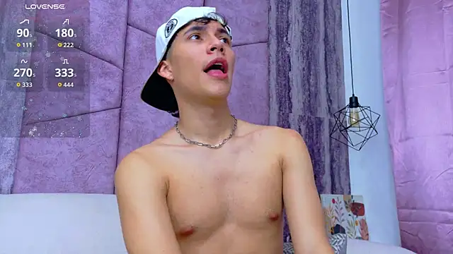 AronTawers Webcam Show