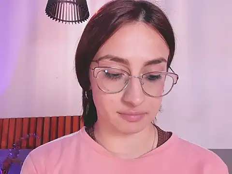 دردشة AndraCyruss الجنسية المباشرة