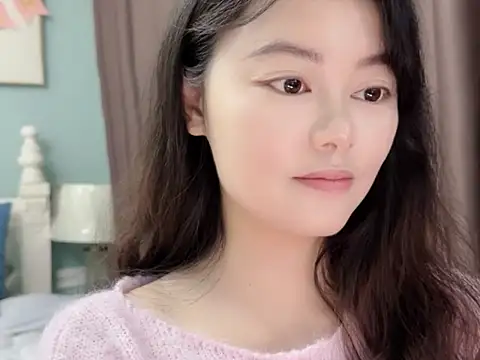 sarah111 Adlı Modelin Canlı XXX Sohbeti