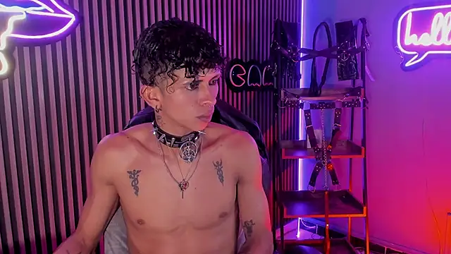 Maximoking26's Webcam Show