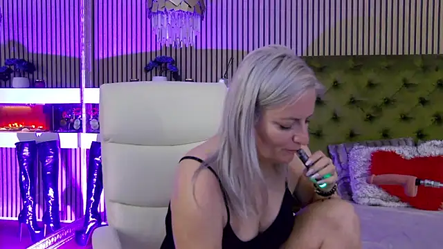 LadyTouch Live XXX-chat