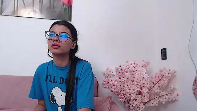 pinky_f00x's Live XXX Chat