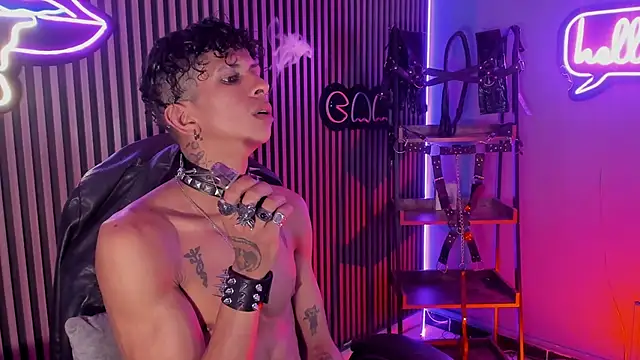 Show modela Maximoking26 na web-kameri