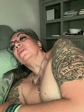 dieseldame1313 élő XXX-chatje