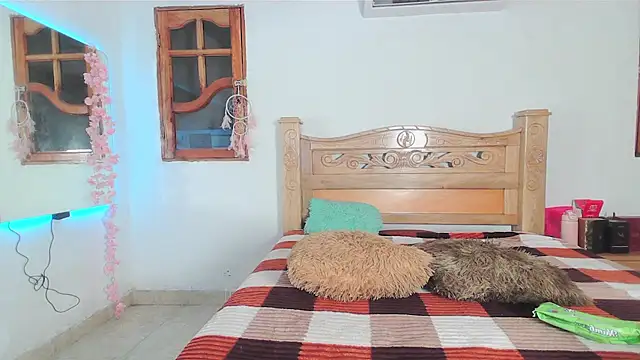 bratz_glloe Adlı Modelin Canlı XXX Sohbeti