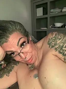 dieseldame1313: онлайн-секс-чат