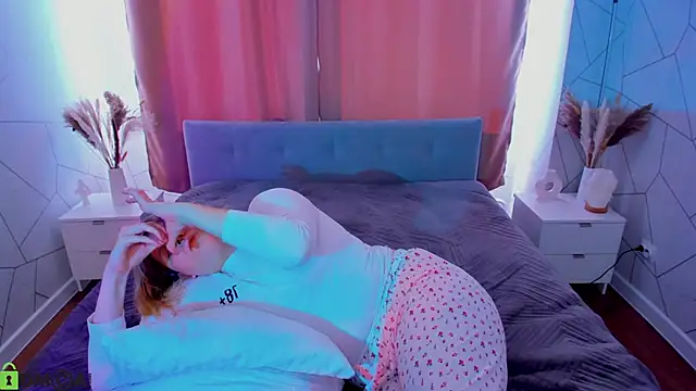 luna_c0ra's Live XXX Chat