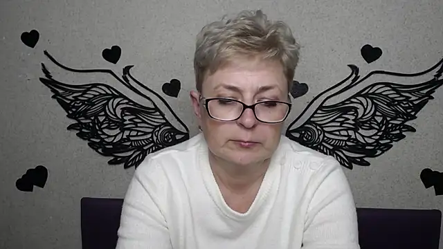 EmiliaGree's Live XXX Chat