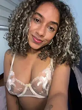 XXX chat uživo modela Belkaj