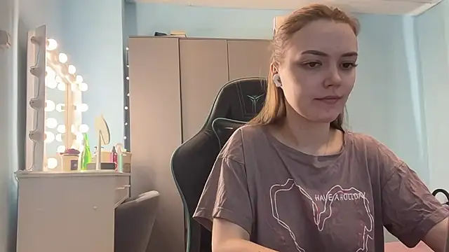 Онлайн чат XXX AndreeMerryman