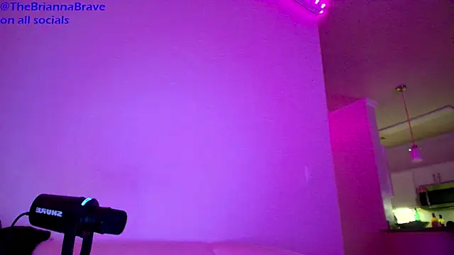 BriannaBrave's Live XXX Chat