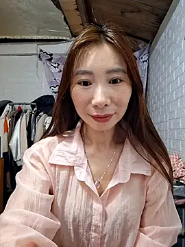 Adela-222 Live XXX-chat