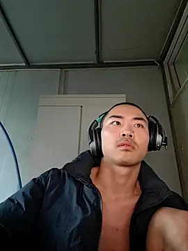 Pokazy przed kamerką – dyjdddttj