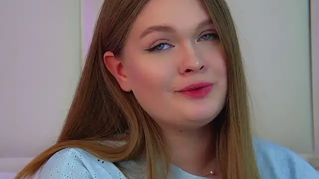 CrystalLyons' Live XXX Chat