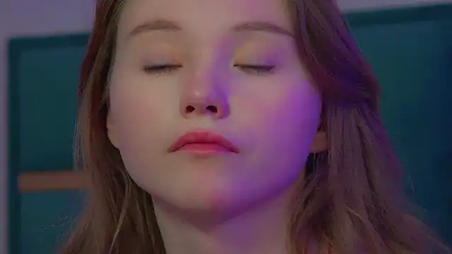 KeiraAsti Adlı Modelin Web Kamerası Şovu