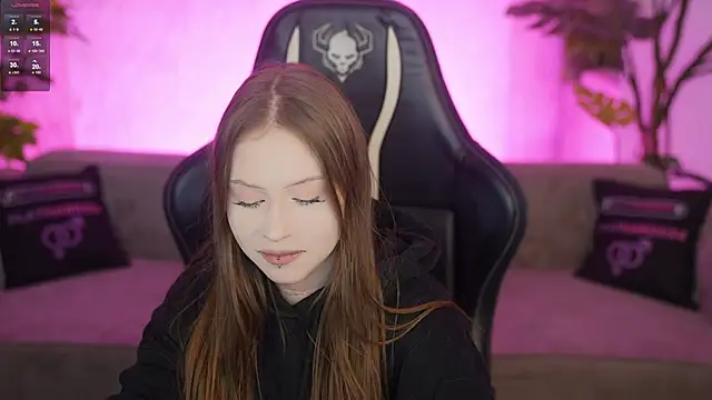 Esmie_Smile's Live XXX Chat