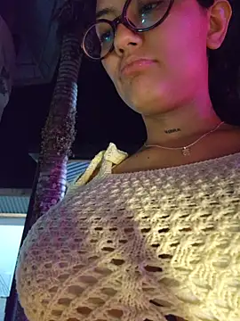 Roma_xxx's Live XXX Chat