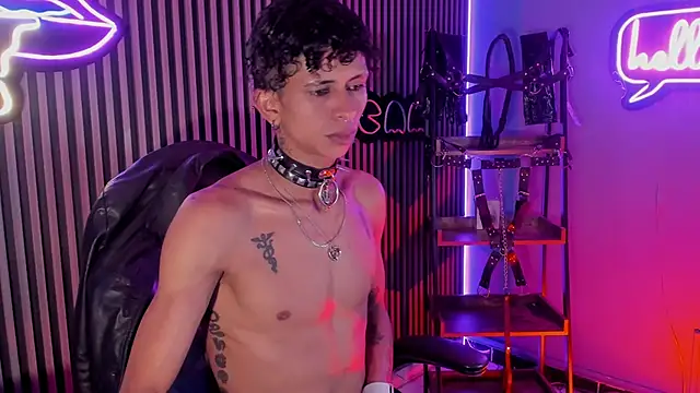 Maximoking26's Webcam Show