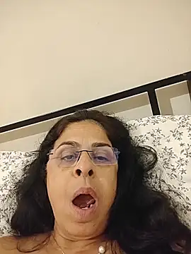 Chat +18 de NakedMILFx ao vivo