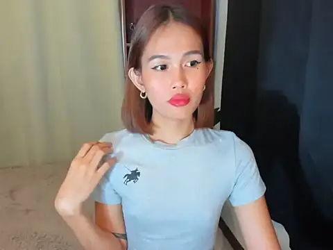 YougotLara élő XXX-chatje