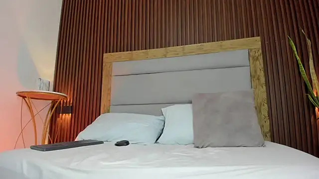 Chatroom XXX en direct de mia_watsonn_