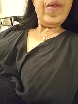 NakedMILFx's Live XXX Chat