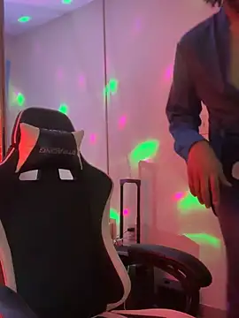 magic_man1085 webkamerás műsora