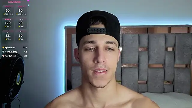 แชท XXX สดของ orionblaze69_