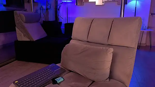 Chat XXX ao vivo de mandi4pole_