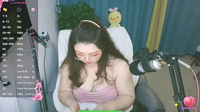 AngelwithEcup: онлайн-секс-чат