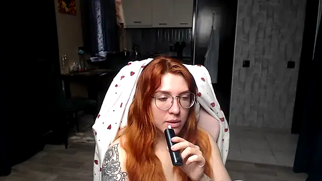 Reginasmilee 现场XXX聊天