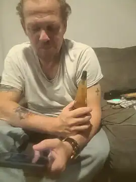 โชว์เว็บแคมของ yourMasterisBored