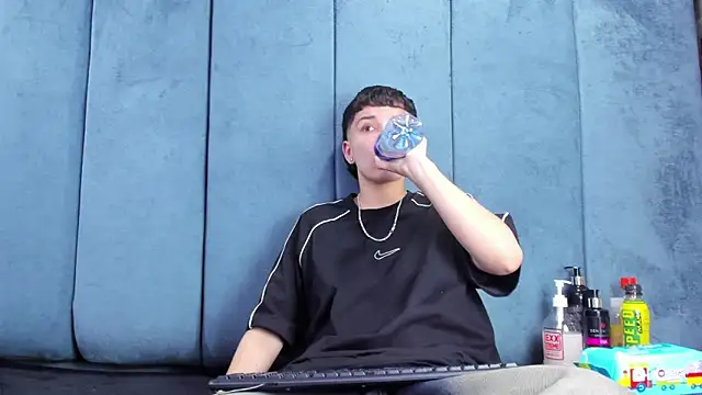 Megan_Thompson_'s Live XXX Chat