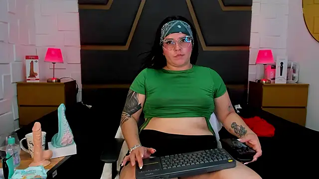 juana_valkiria: απευθείας συνομιλία ΧΧΧ