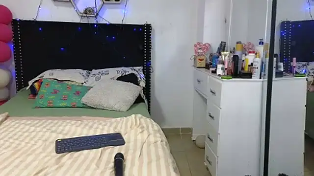 charlotte_077's Live XXX Chat