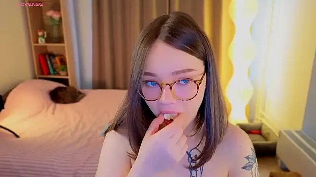 MilenaSaint Adlı Modelin Canlı XXX Sohbeti