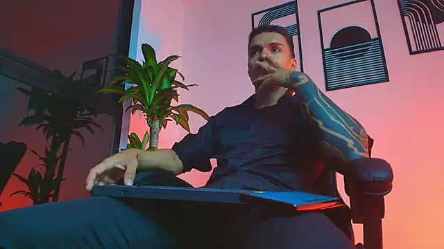 ALPHA_DOMINUS_ Live XXX Chat