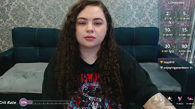 LunaRoub's Live XXX Chat