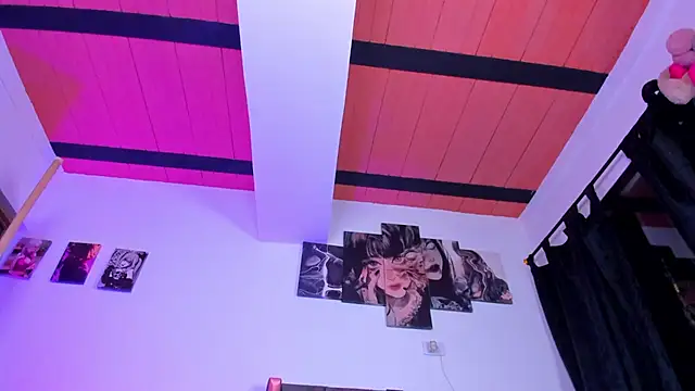 XXX chat uživo modela Helldy_666