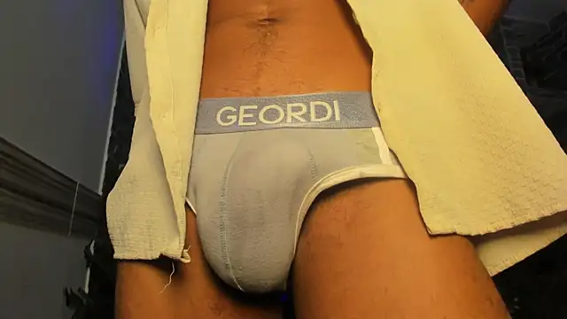 Rpoolrboy Adlı Modelin Canlı XXX Sohbeti